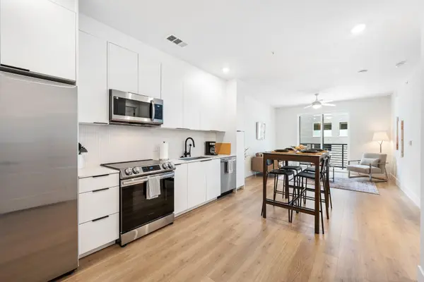 1701 Simond Ave #201, Austin, TX 78723
