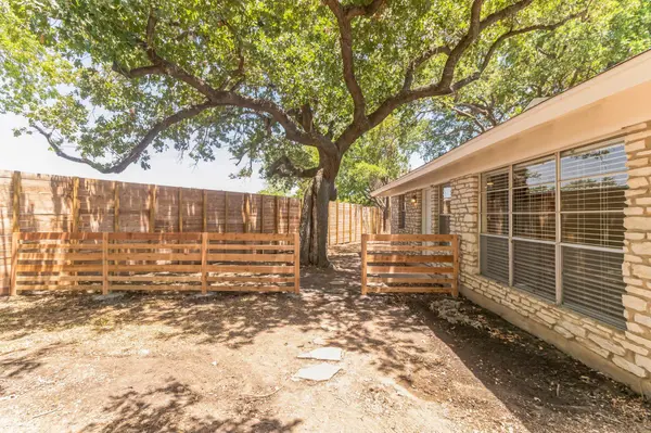 1509 Park LN, Georgetown, TX 78628