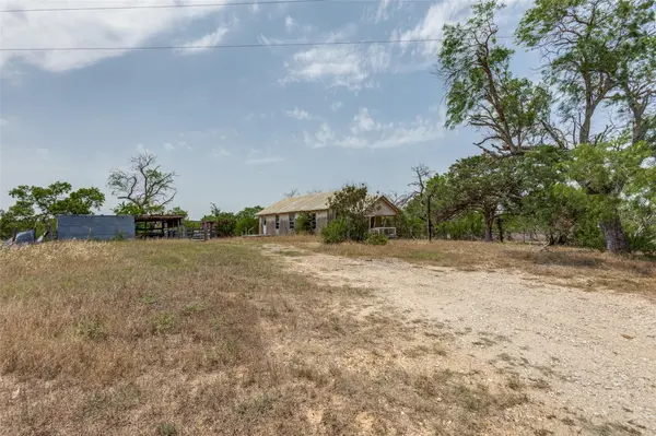9557 Fm 86, Lockhart, TX 78644