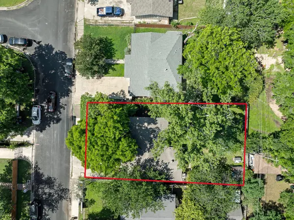 1122 Spur #D ST #D, Austin, TX 78721