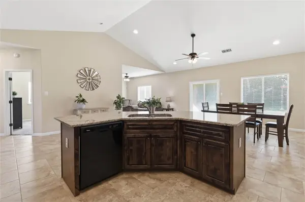 285 Hummingbird WAY, Martindale, TX 78655