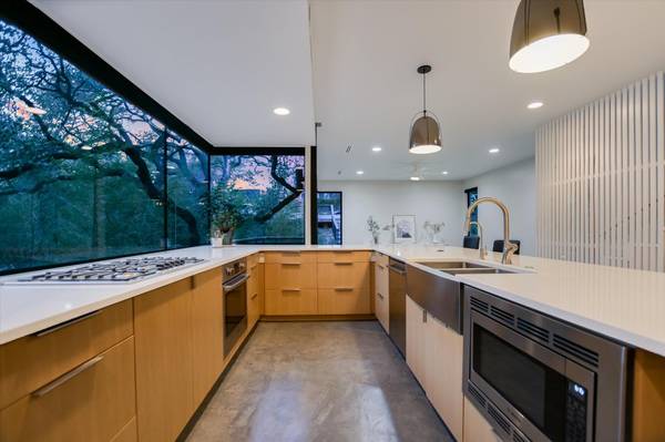 1325 Bonham TER #A, Austin, TX 78704