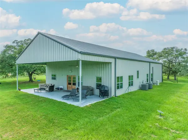 15545 TX-111 E, Yoakum, TX 77995
