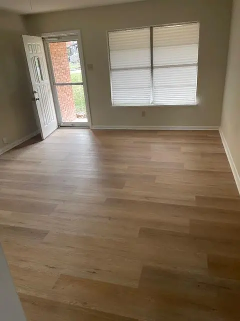 102 W Covington DR, Austin, TX 78753
