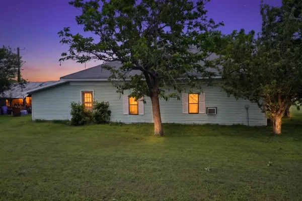 711 E Clark ST, Bartlett, TX 76511