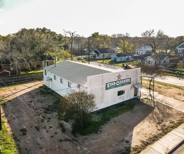 201 S Ridge ST, Hallettsville, TX 77964