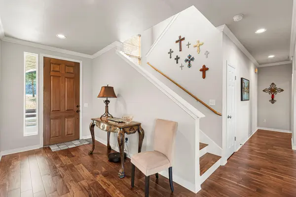 7716 Waldon DR, Austin, TX 78750