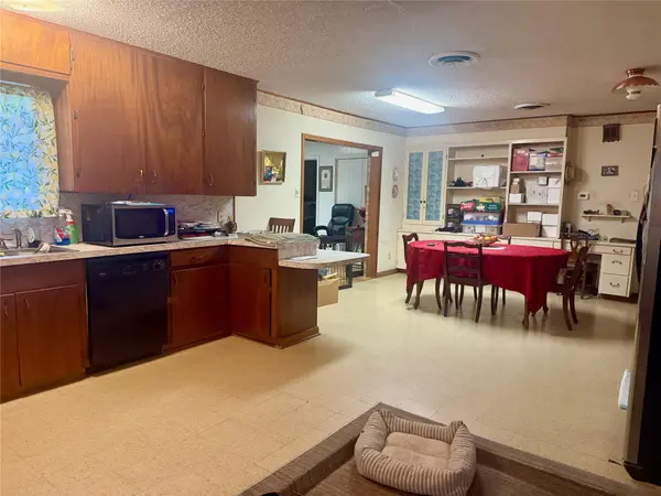 106 San Jacinto ST, Lockhart, TX 78644