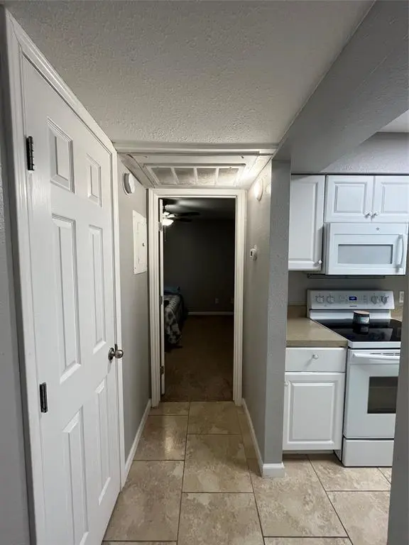 1705 Crossing PL #131, Austin, TX 78741