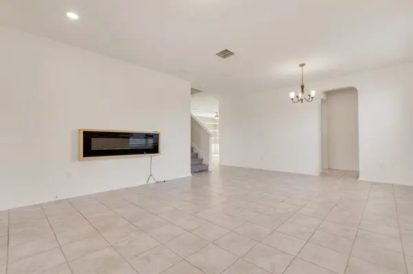 401 Briarfield DR, Seguin, TX 78155