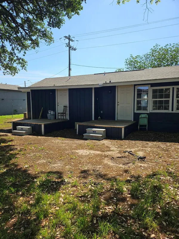 105 N Rhomberg ST, Burnet, TX 78611