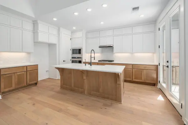217 Luttrell LN, Liberty Hill, TX 78642
