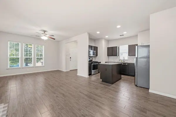 420 Spiny Lizard LN, San Marcos, TX 78666