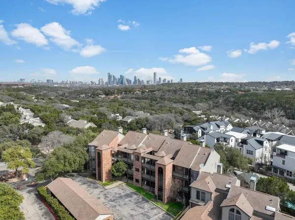 1741 Spyglass DR #2-104, Austin, TX 78746