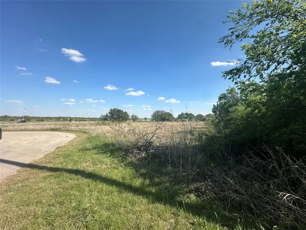 320 & 330 E Tomlinson ST, Florence, TX 76527