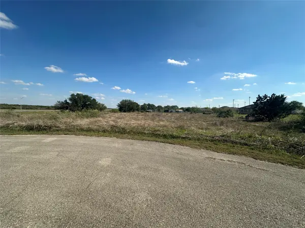 320 & 330 E Tomlinson ST, Florence, TX 76527