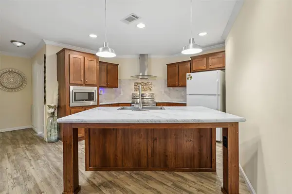 418 Lenora DR, Taylor, TX 76574