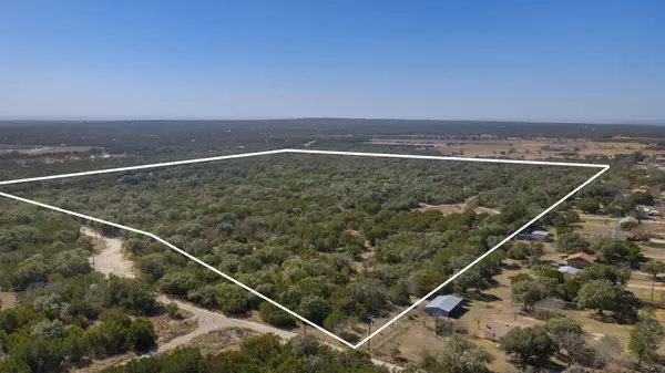 401 Hilltop DR, Burnet, TX 78611