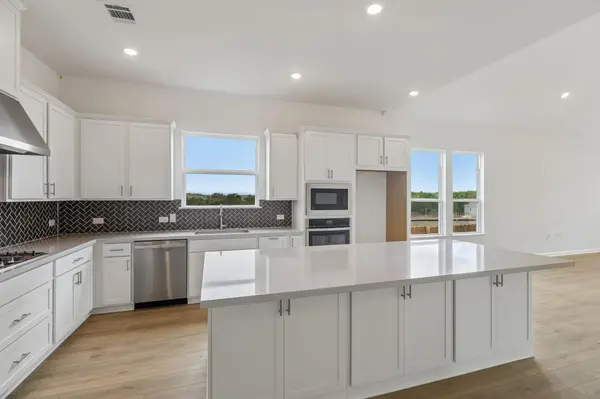 110 Cancho Hill DR, Cedar Creek, TX 78602