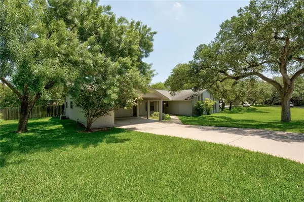 6100 Forest Hills DR #B, Austin, TX 78746
