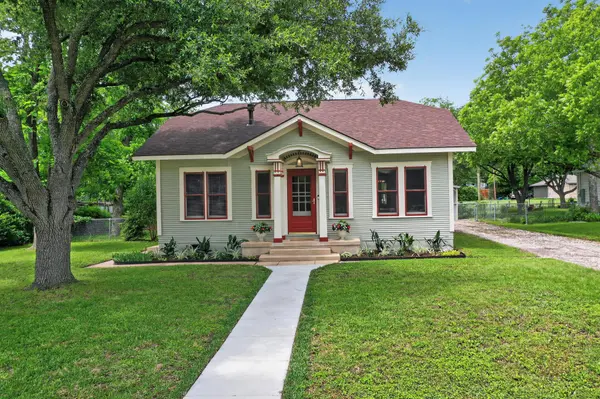 905 Howard ST, Taylor, TX 76574