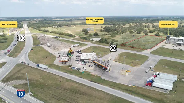 197 E Highway 90 HWY, Luling, TX 78648