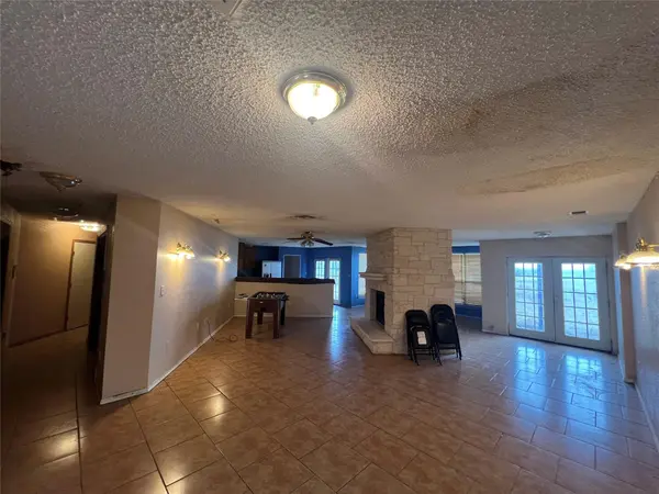 1448 Private Road 6013, Giddings, TX 78942