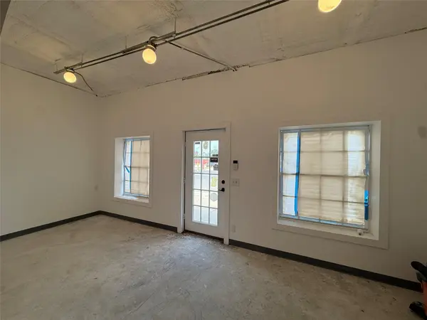 117 S Main ST, Elgin, TX 78621