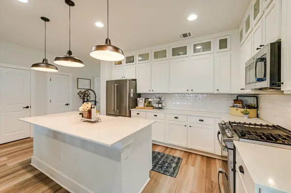 125 Broken Oak DR, Liberty Hill, TX 78642