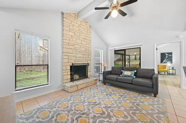 275 Mooring CIR #A, Lakeway, TX 78734