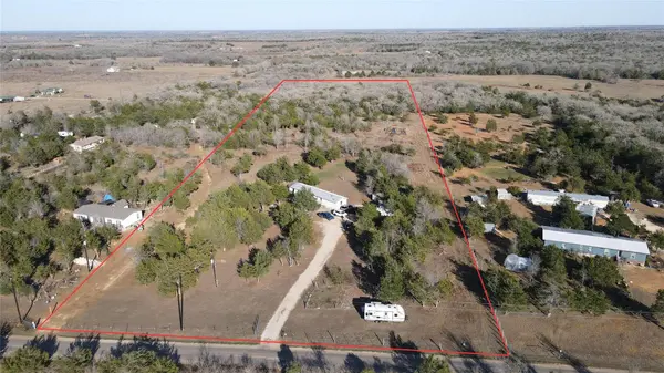 301 Longhorn TRL, Paige, TX 78659