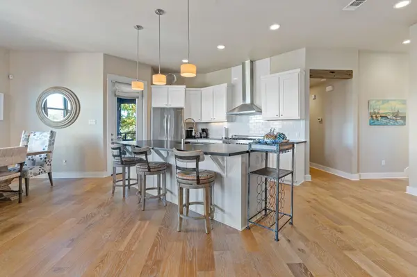 2208 Seabiscuit CV #133, Spicewood, TX 78669