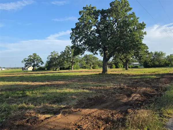000 Brown RD, Mcdade, TX 78650