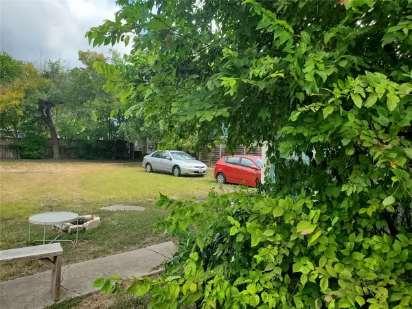2610 Rogers Ave, Austin, TX 78722