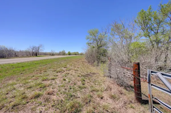 000 FM 2814, Waelder, TX 78959