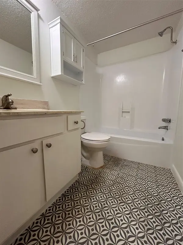 808 Winflo DR #210, Austin, TX 78703