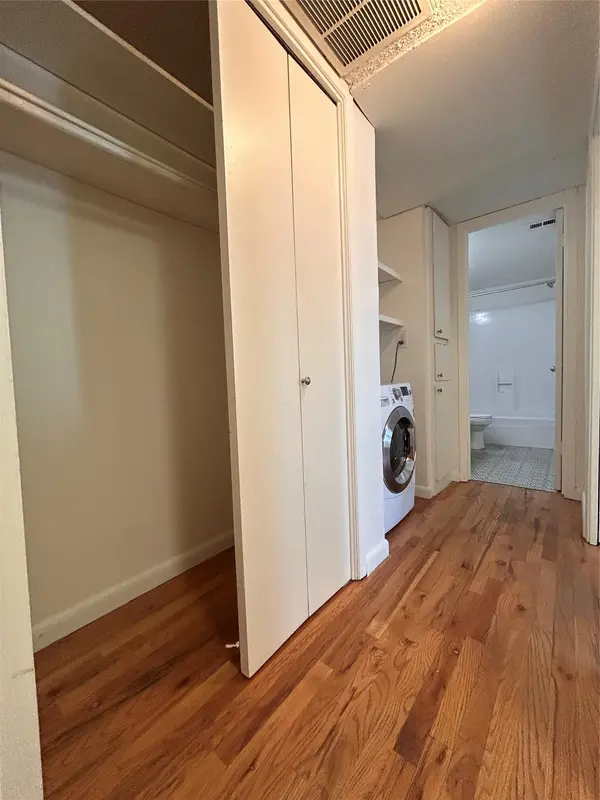808 Winflo DR #210, Austin, TX 78703