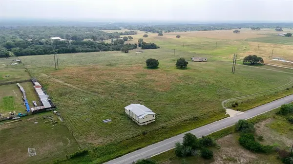 6015 Seawillow RD, Lockhart, TX 78644