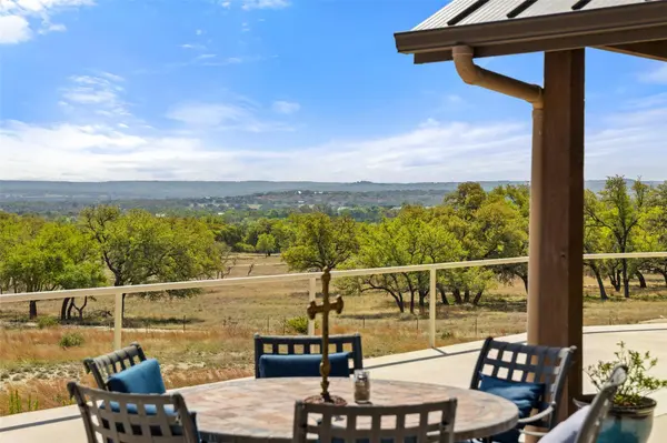 546 Lazy Oak RD, Johnson City, TX 78636