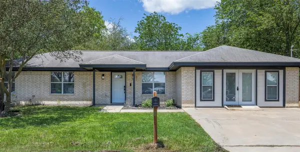 312 Holcombe DR, Lexington, TX 78947