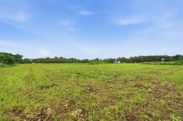 704 Fm 2657, Briggs, TX 78608