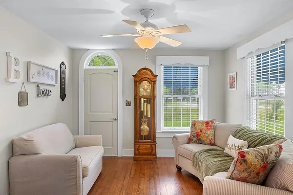 326 Centennial ST, Carmine, TX 78932