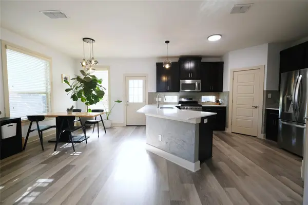 604 Allen ST #104, Austin, TX 78702