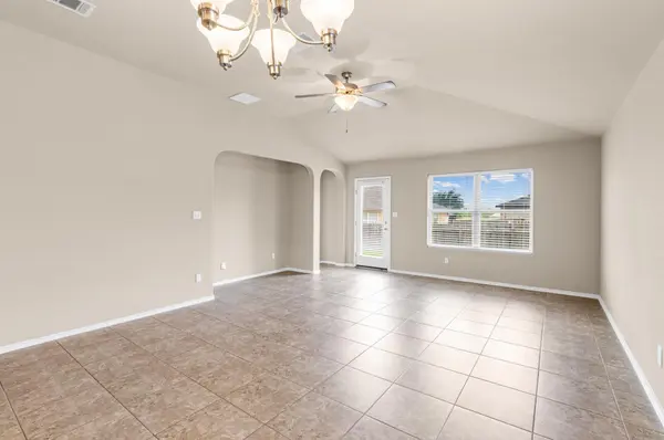 19308 Stokes LN, Pflugerville, TX 78660