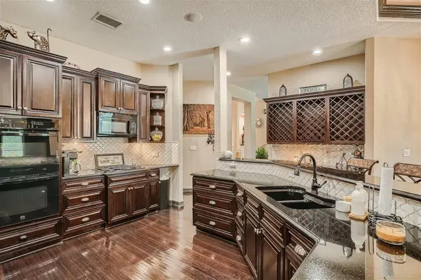 15207 Nightingale LN, Lakeway, TX 78734