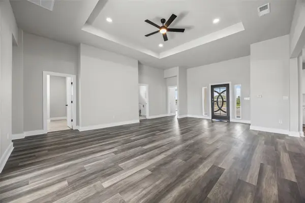 306 Centella CIR, Dale, TX 78616