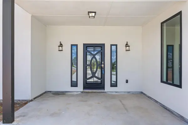 306 Centella CIR, Dale, TX 78616