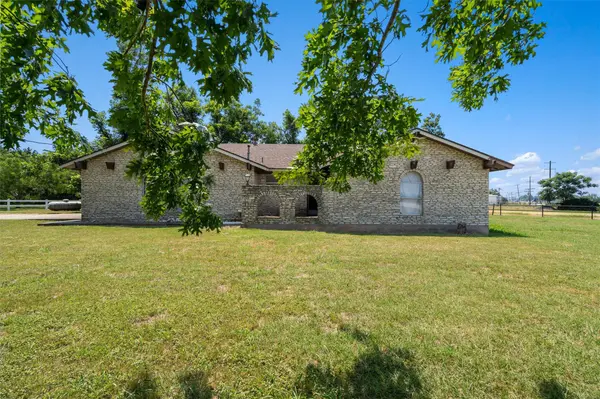20 County Road 408, Taylor, TX 76574