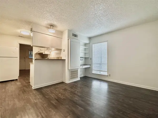 301 W 29th ST #D101, Austin, TX 78705