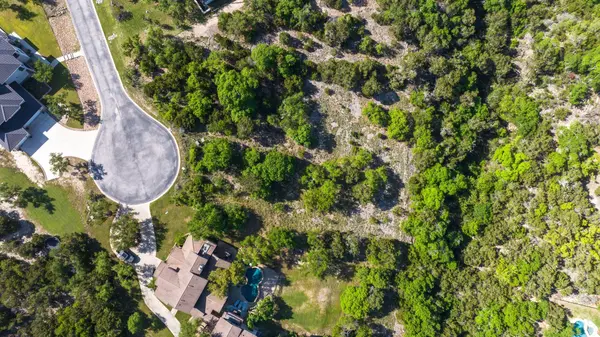 16900 Northlake Hills DR, Jonestown, TX 78645
